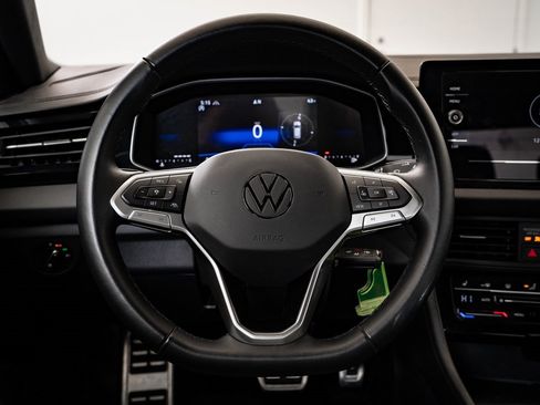 Used 2025 Volkswagen Jetta Sport image 36