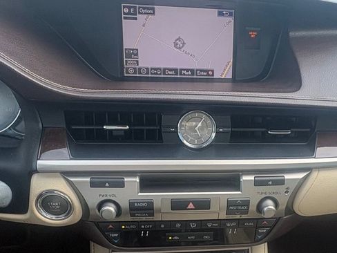 Used 2016 Lexus ES 350 350 w/ Luxury Package w/Wood Trim image 9