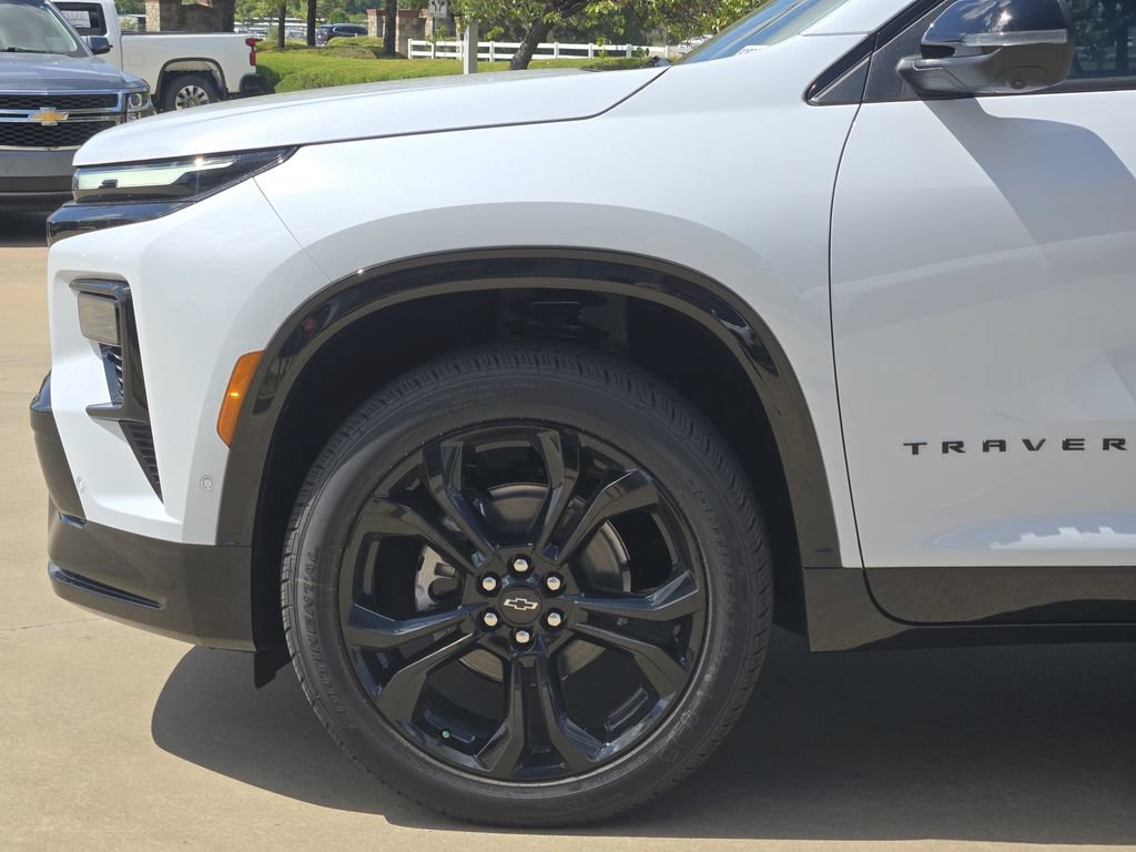 New 2027 Chevrolet Traverse RS w/ LPO, Floor Liner Package AWD/4WD image 5