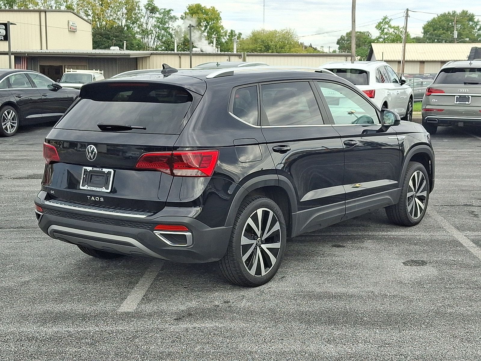 Used 2023 Volkswagen Taos SE FWD image 7