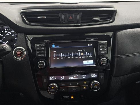 Used 2017 Nissan Rogue SL w/ SL Premium Package FWD image 26