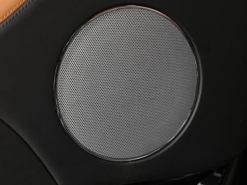 Certified 2023 Bentley Bentayga Extended Wheelbase image 23