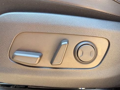Certified 2024 Kia Carnival EX FWD image 24