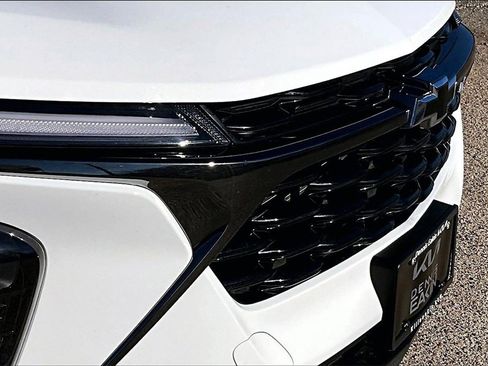 Used 2025 Chevrolet Trax RS w/ Driver Confidence Package image 29