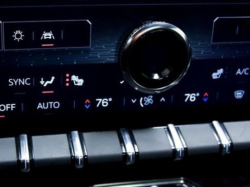 Used 2024 GMC Acadia Denali image 26