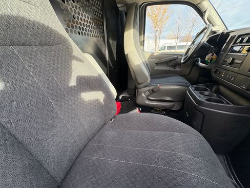 Used 2024 GMC Savana 2500 w/ Driver Convenience Package image 16