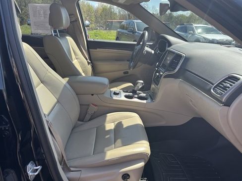 Used 2018 Jeep Grand Cherokee Limited w/ Luxury Group II AWD/4WD image 41