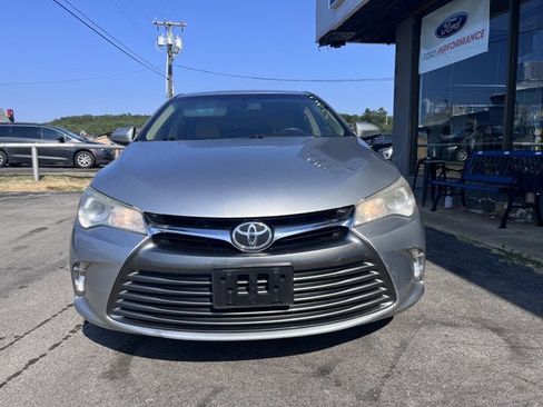 Used 2017 Toyota Camry LE image 3