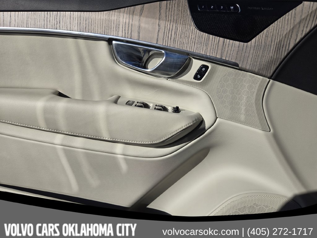 Certified 2023 Volvo XC90 B6 Plus w/ Protection Package Premier AWD/4WD image 18