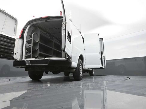 Used 2020 Chevrolet Express 2500 image 43