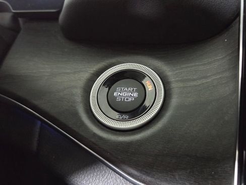 Used 2023 Jeep Grand Cherokee Overland w/ Luxury Tech Group IV image 21