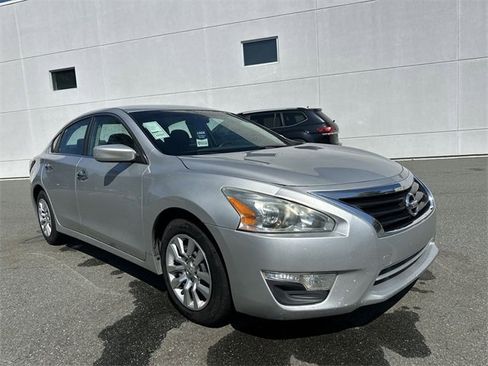 Used 2015 Nissan Altima 2.5 S w/ Power Driver Seat Package image 7