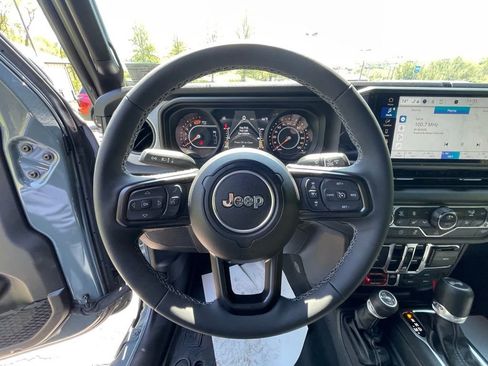 Used 2025 Jeep Wrangler Unlimited Sport AWD/4WD image 28