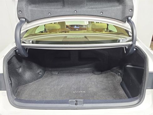 Used 2016 Lexus ES 300h image 25