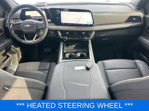 Used 2025 Chevrolet Suburban Premier image 19