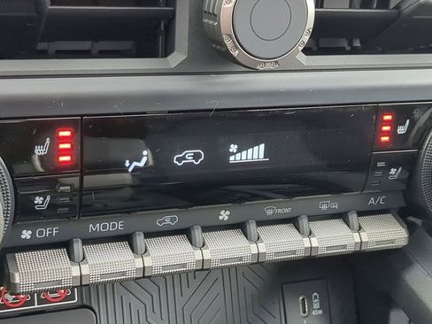 Used 2025 Toyota 4Runner 4WD image 14