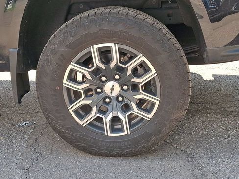 Used 2023 Chevrolet Colorado Z71 w/ Z71 Convenience Package 2 AWD/4WD image 31
