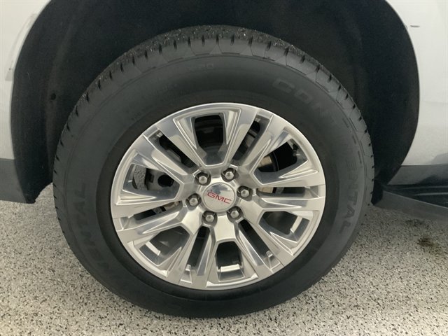Used 2025 GMC Yukon XL Denali AWD/4WD image 15