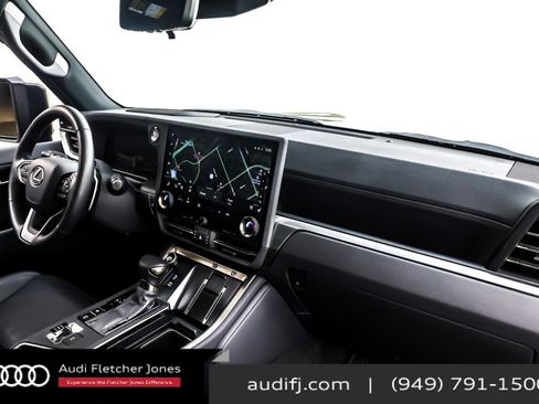 Used 2025 Lexus GX 550 image 16