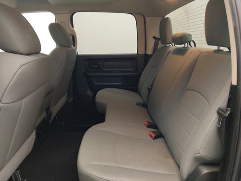 Used 2018 RAM 1500 ST AWD/4WD image 18