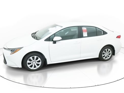 New 2026 Toyota Corolla LE image 2