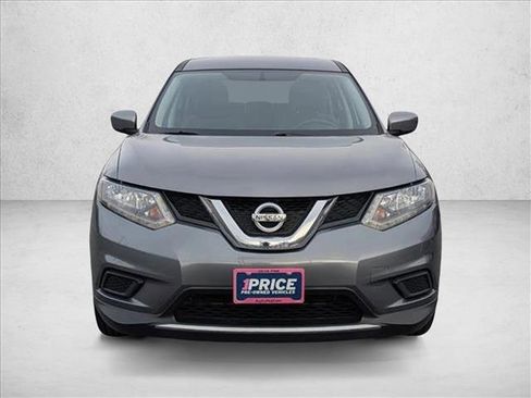 Used 2016 Nissan Rogue S image 2