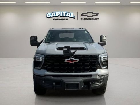 Used 2024 Chevrolet Silverado 2500 ZR2 w/ ZR2 Bison Edition image 8