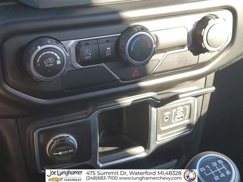 Used 2021 Jeep Wrangler Sport image 18