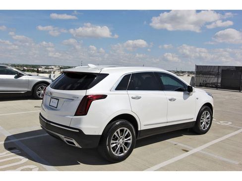 Used 2022 Cadillac XT5 Premium Luxury w/ Technology Package image 4