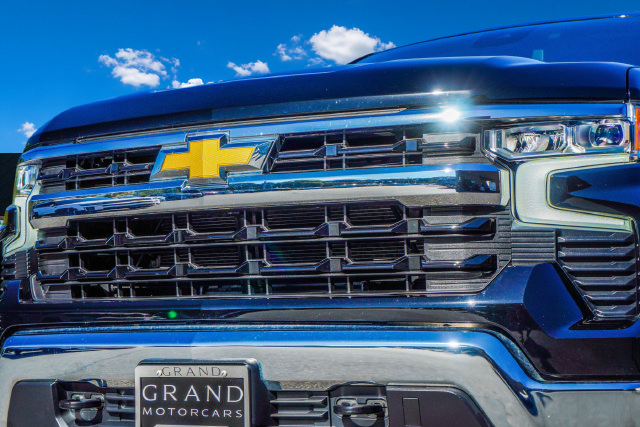 Used 2024 Chevrolet Silverado 1500 LT AWD/4WD image 36
