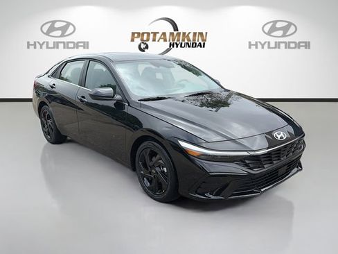 New 2026 Hyundai Elantra SEL Sport Premium FWD image 3