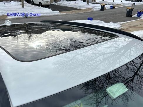 Certified 2024 Volvo XC40 B5 Plus w/ Climate Package image 4