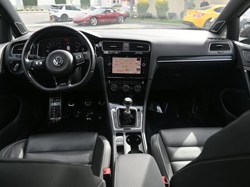 Used 2019 Volkswagen Golf R 4-Door image 45