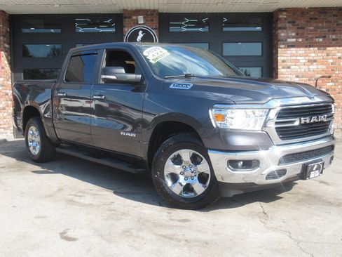 Used 2020 RAM 1500 Big Horn AWD/4WD image 1