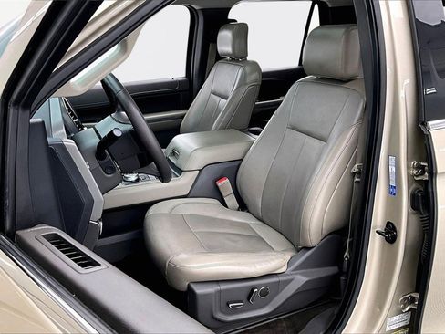 Used 2018 Ford Expedition Max XLT w/ Equipment Group 202A image 25