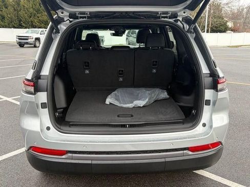 New 2026 Jeep Grand Cherokee Altitude AWD/4WD image 7