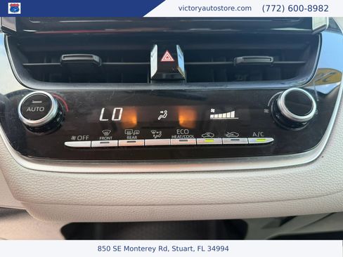 Used 2020 Toyota Corolla LE FWD image 25
