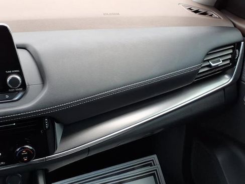 Used 2022 Nissan Rogue SV image 23