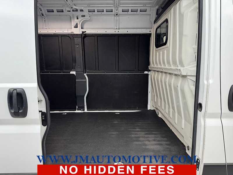 Used 2025 RAM ProMaster 2500 w/ Convenience Group FWD image 15