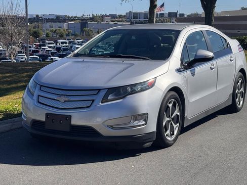Used 2015 Chevrolet Volt w/ Enhanced Safety Package 1 FWD image 2
