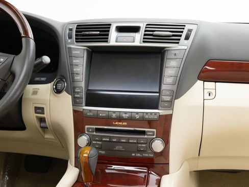 Used 2012 Lexus LS 460 w/ Luxury Value Edition RWD image 20
