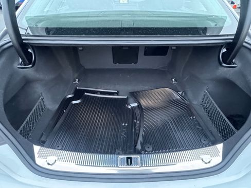 Used 2017 Audi A8 L 4.0T image 10