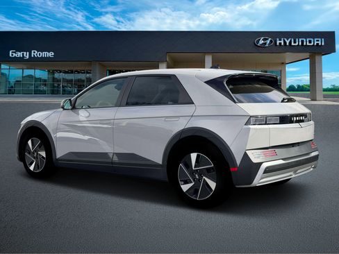 New 2026 Hyundai Ioniq 5 SE AWD/4WD image 4