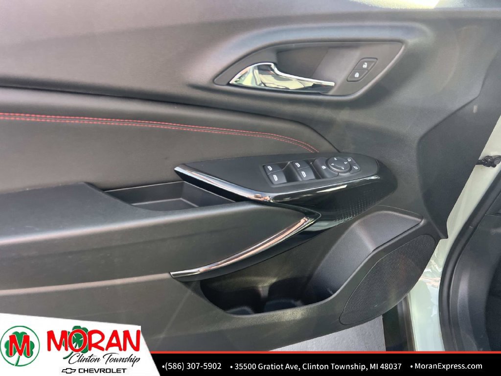 Certified 2024 Chevrolet Trax RS w/ Driver Confidence Package FWD image 15