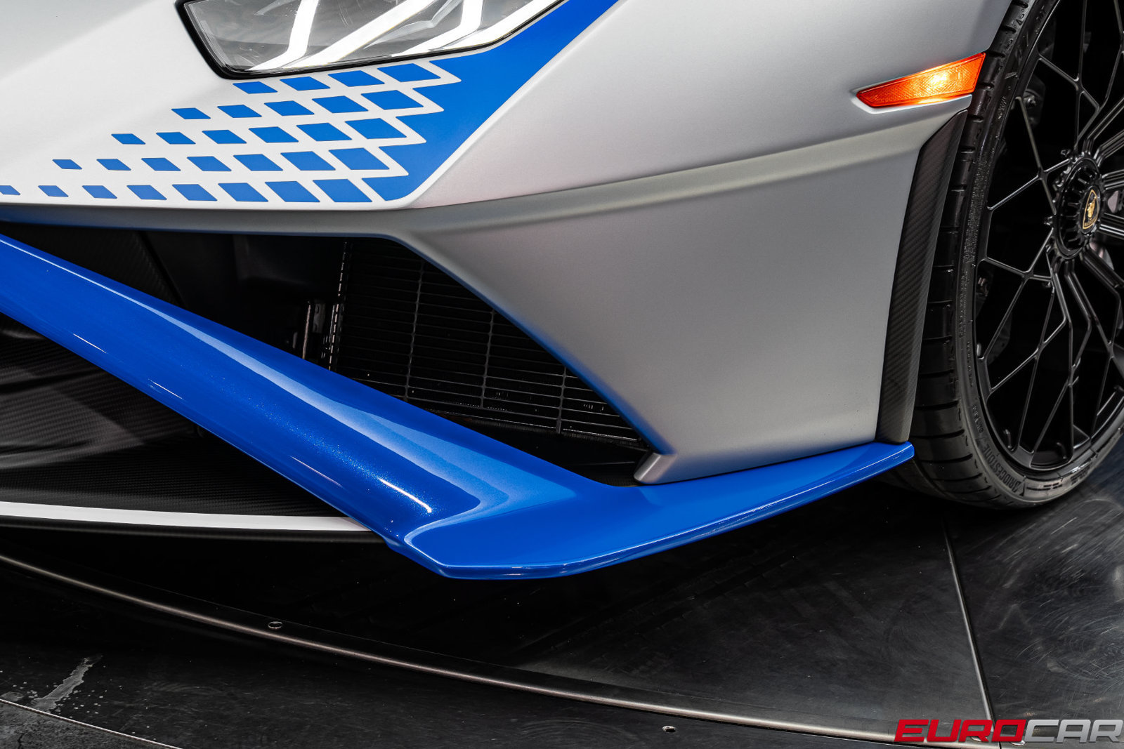 Used 2022 Lamborghini Huracan STO RWD image 13