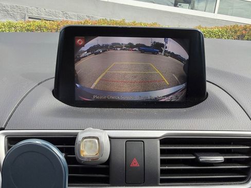 Used 2018 MAZDA MAZDA3 Sport FWD image 11