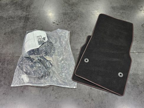 Used 2024 Chevrolet Corvette Z06 RWD image 17