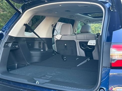 New 2025 Honda Pilot Touring image 7