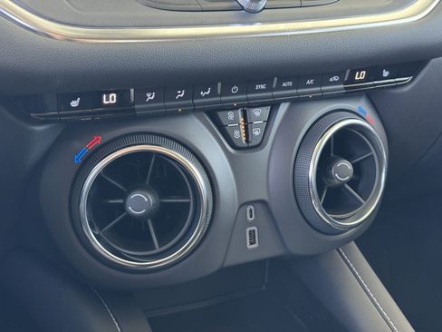 New 2025 Chevrolet Blazer LT w/ Midnight/Sport Edition image 21