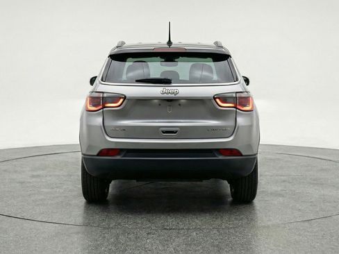 Used 2025 Jeep Compass Limited AWD/4WD image 7